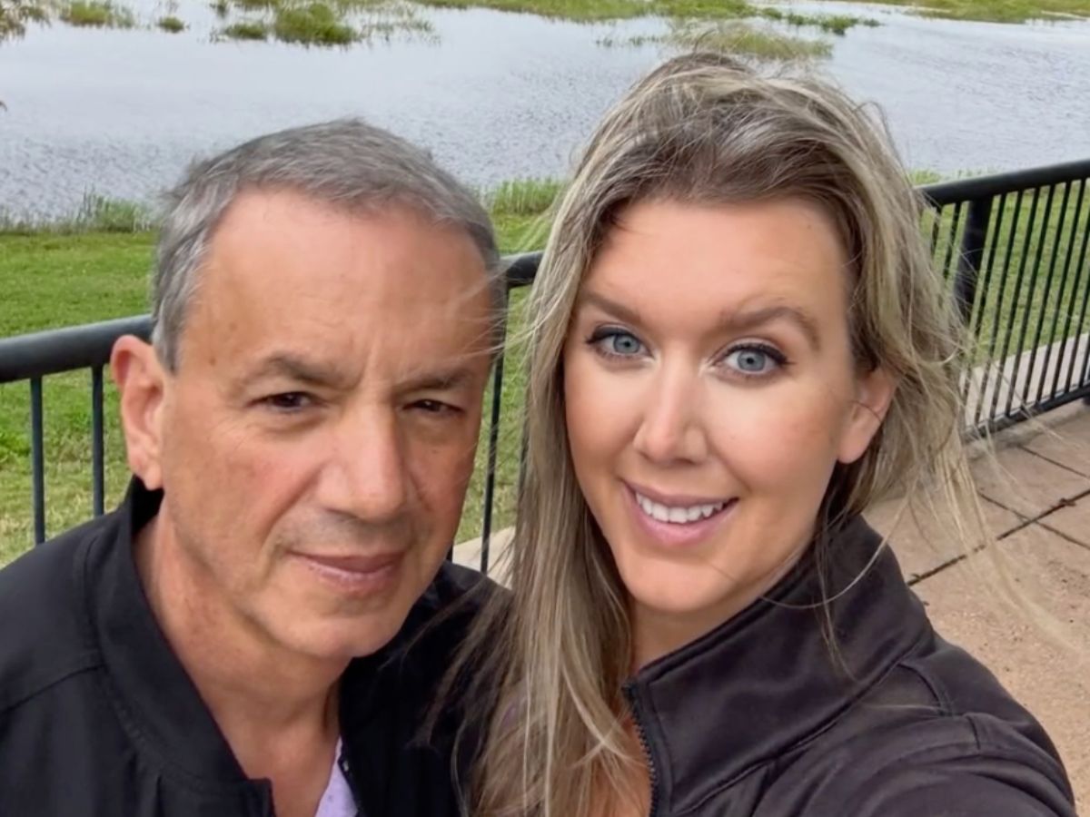 Cortney Reardanz and fiance Phil taking a photo together